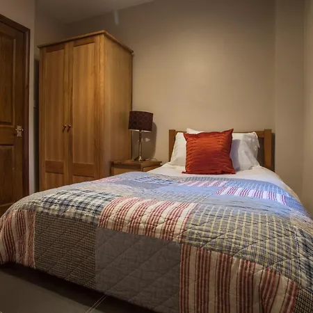 5 Bed In Lcc28 *