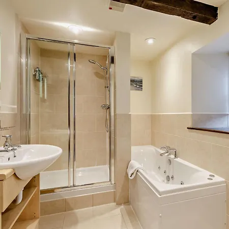 Prázdninový dům 5 Bed In Oc-lcc28 *