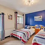 Holiday home 5 Bed In Oc-lcc28 *